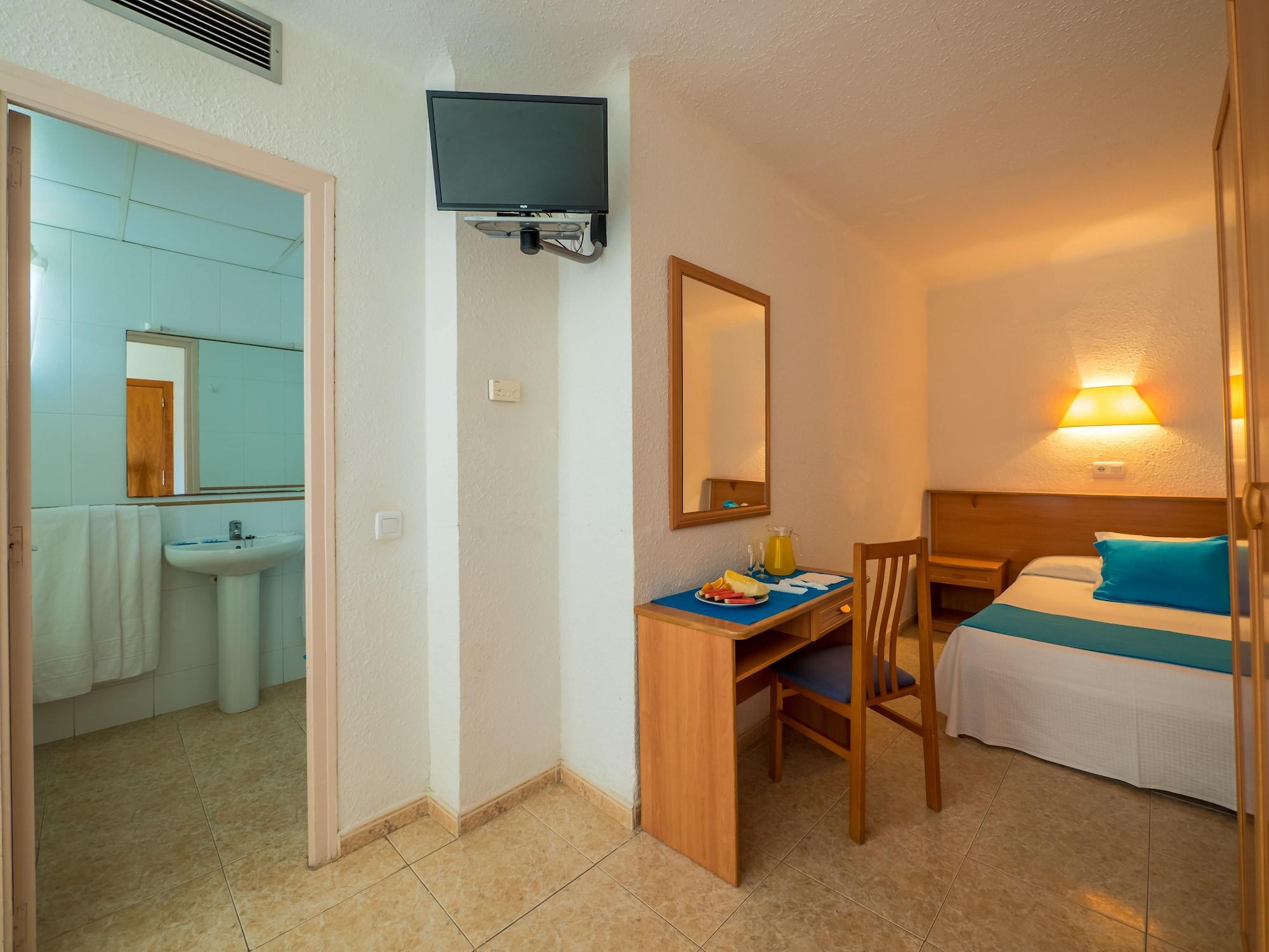 Hotel Checkin Pineda